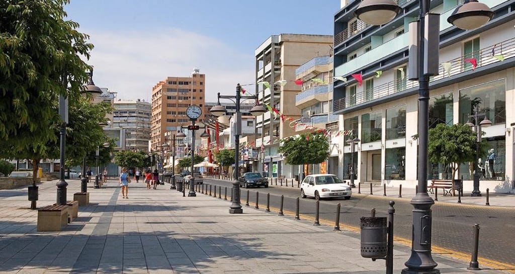 Η οδός Ανεξαρτησίας γίνεται πεζόδρομος και γεμίζει μουσικές και χορούς