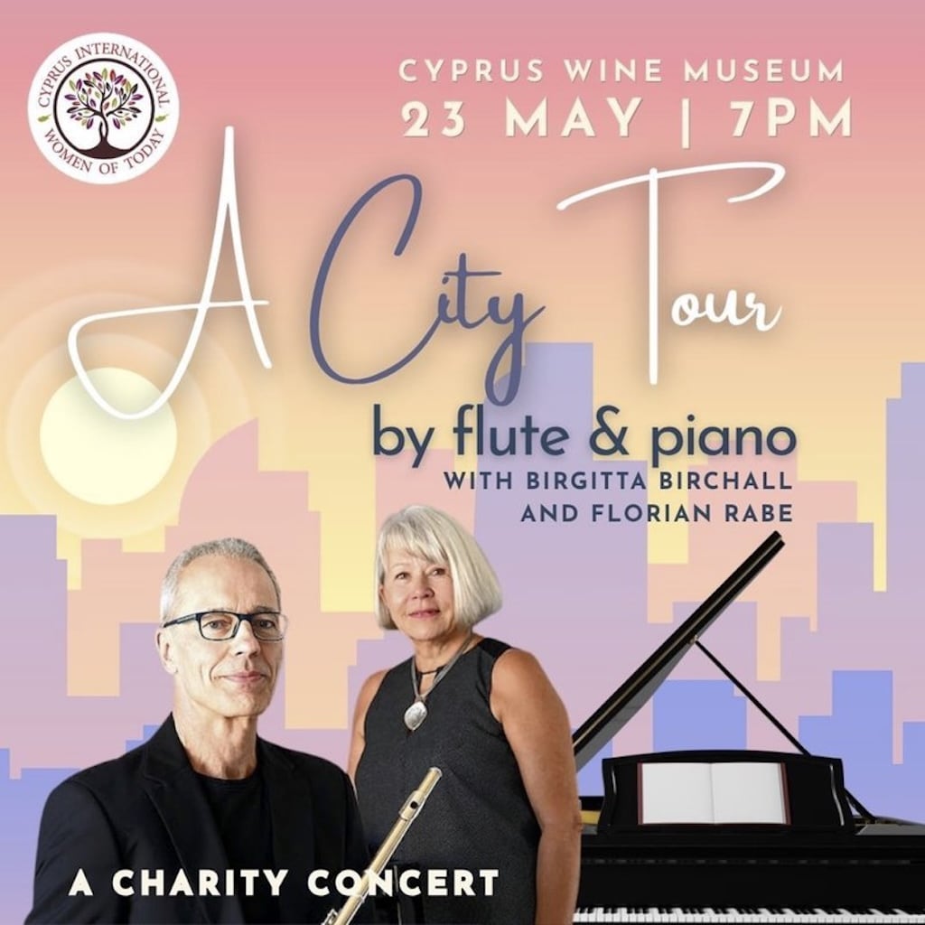 City tour by flute and piano may