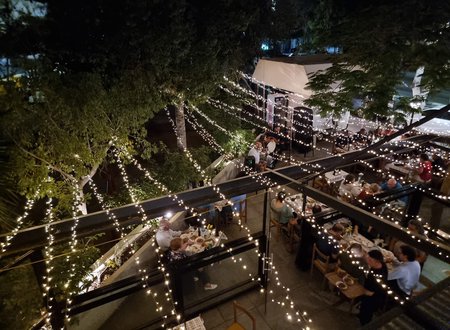 Το πρώτο White Party στην ορεινή Λάρνακα έρχεται στο Lumina Botanical Gardens